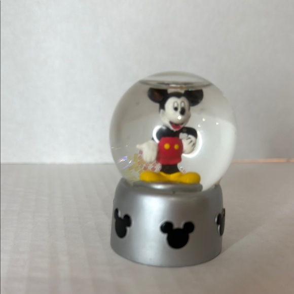 Disney Mickey Mouse Snow Globe - Picture 2 of 4
